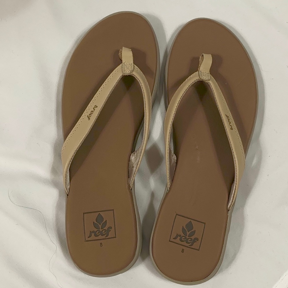 Reef Flip Flops. New without Tags. Size 8.
